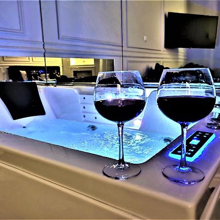 Luxury Jacuzzi Apartment Krakow Bagian luar foto