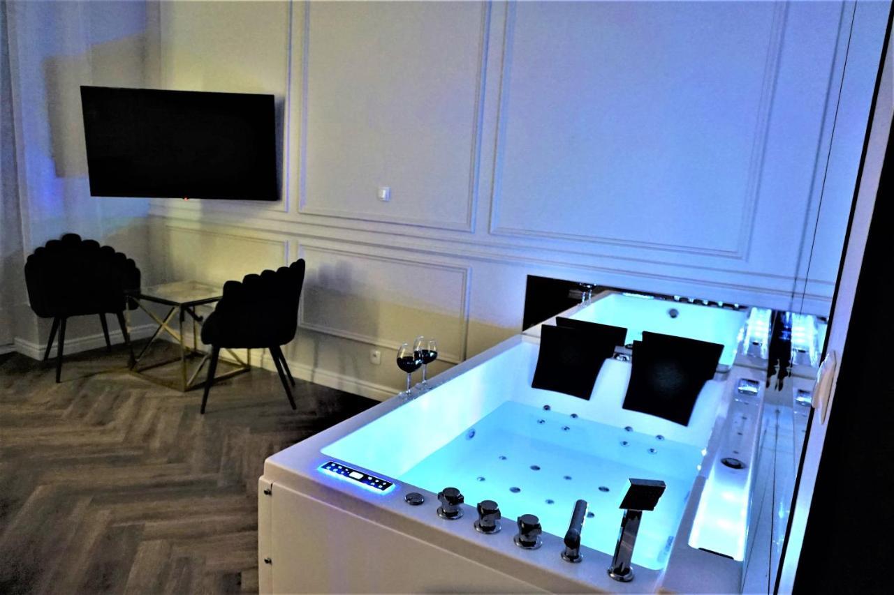 Luxury Jacuzzi Apartment Krakow Bagian luar foto