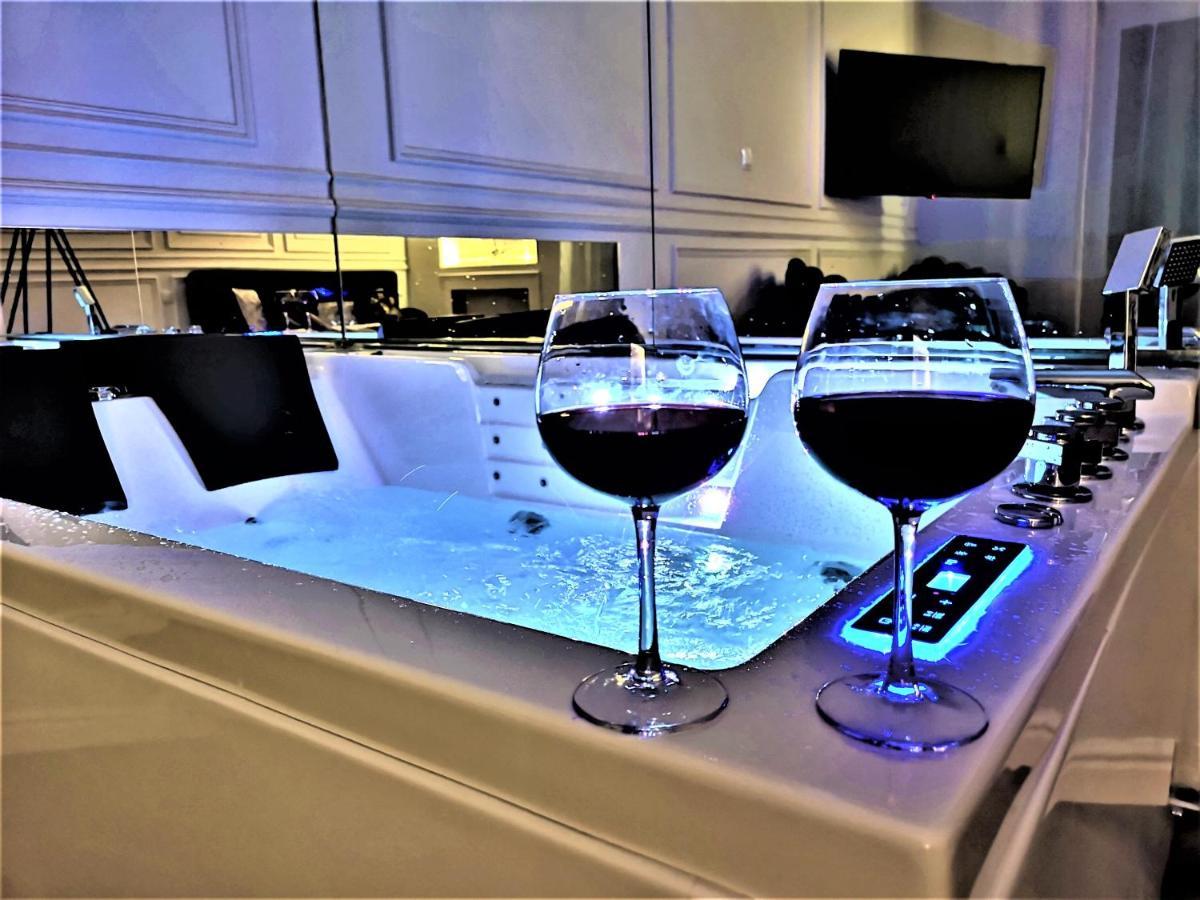 Luxury Jacuzzi Apartment Krakow Bagian luar foto